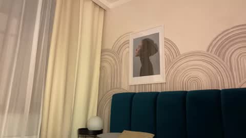 Vivian Evans online show from February 10, 2026, 2:37 am