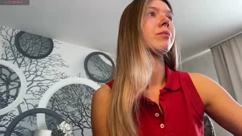 Snapshot of vivian_evans_ chatting on June 18, 2026, 1:28 am Vivian Evans online show from June 18, 2026, 1:28 am