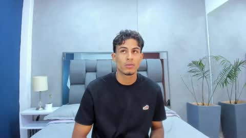 Vivian Mucks online show from April 27, 2026, 4:54 am