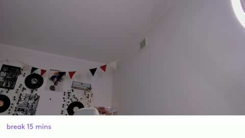 vivian_qwerty online show from February 6, 2025, 7:45 am