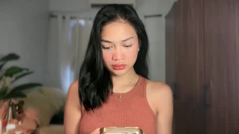 Snapshot of vivian_roberts chatting on May 11, 2026, 12:27 am Vivian online show from May 11, 2026, 12:27 am