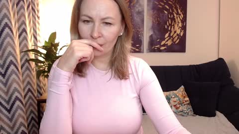 Snapshot of vivian_soul chatting on December 13, 2024, 9:09 pm Vivian online show from December 13, 2024, 9:09 pm