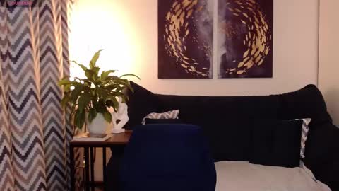 Snapshot of vivian_soul chatting on November 11, 2025, 5:57 pm Vivian online show from November 11, 2025, 5:57 pm