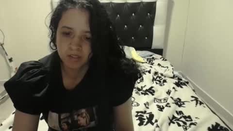 Snapshot of vivian_walt_ chatting on May 23, 2026, 5:01 am melissa online show from May 23, 2026, 5:01 am