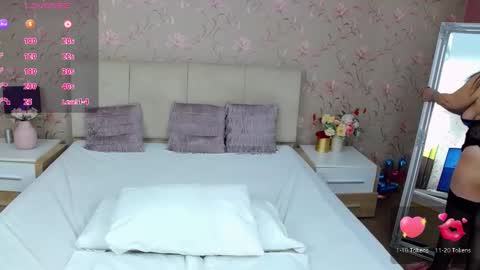 Vivian online show from October 10, 2025, 6:56 am