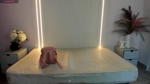 vivianowen9 online show from February 16, 2026, 12:34 pm