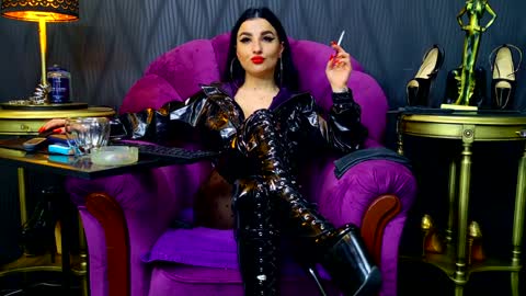 Snapshot of vivianreeve chatting on December 11, 2024, 6:31 pm Vivian Reeve online show from December 11, 2024, 6:31 pm