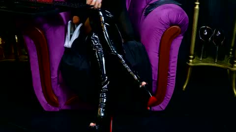 Vivian Reeve online show from February 19, 2025, 1:06 pm