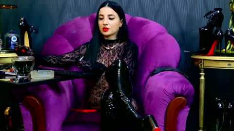 Snapshot of vivianreeve chatting on March 7, 2025, 1:51 pm Vivian Reeve online show from March 7, 2025, 1:51 pm