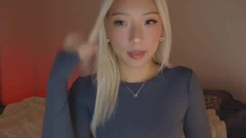 vivianwinters online show from November 7, 2025, 12:10 am