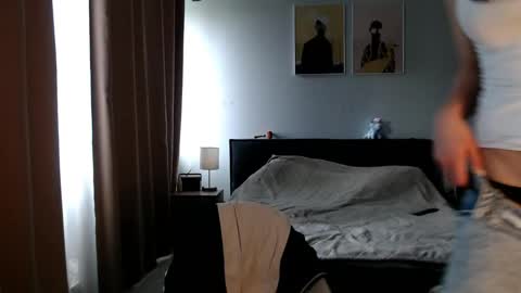 Snapshot of vivica_coke chatting on May 15, 2026, 3:19 pm VI online show from May 15, 2026, 3:19 pm