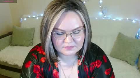 Snapshot of vivien__wet chatting on February 2, 2025, 2:45 pm Vivien online show from February 2, 2025, 2:45 pm