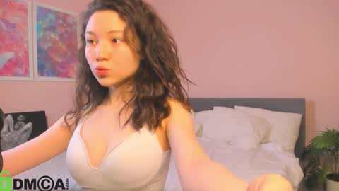 Snapshot of vivien_montclair chatting on December 21, 2025, 3:13 am Vivien online show from December 21, 2025, 3:13 am