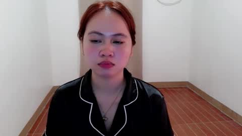 vivienelover online show from February 15, 2026, 5:15 am