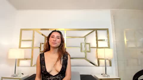 Snapshot of vivieneluxe chatting on July 15, 2026, 3:56 am Viviene online show from July 15, 2026, 3:56 am