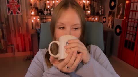 Snapshot of vivienleeigh chatting on December 24, 2024, 1:28 pm Vivien online show from December 24, 2024, 1:28 pm