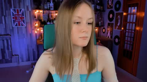 Snapshot of vivienleeigh chatting on December 30, 2024, 9:05 am Vivien online show from December 30, 2024, 9:05 am