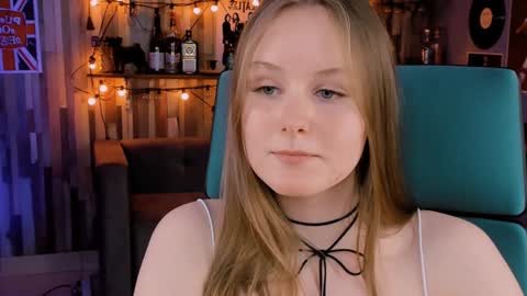 Snapshot of vivienleeigh chatting on January 14, 2025, 8:37 pm Vivien online show from January 14, 2025, 8:37 pm