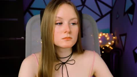 Snapshot of vivienleeigh chatting on January 19, 2025, 12:17 pm Vivien online show from January 19, 2025, 12:17 pm