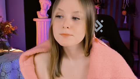 Snapshot of vivienleeigh chatting on January 24, 2025, 8:00 pm Vivien online show from January 24, 2025, 8:00 pm