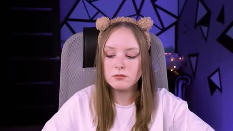 Snapshot of vivienleeigh chatting on February 13, 2025, 4:50 pm Vivien online show from February 13, 2025, 4:50 pm