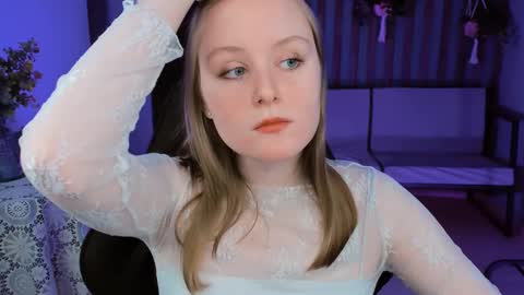 Snapshot of vivienleeigh chatting on February 15, 2025, 9:05 am Vivien online show from February 15, 2025, 9:05 am