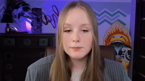 Snapshot of vivienleeigh chatting on February 22, 2025, 3:25 pm Vivien online show from February 22, 2025, 3:25 pm