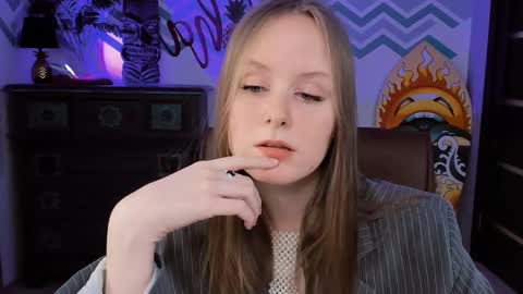 Snapshot of vivienleeigh chatting on February 22, 2025, 6:30 pm Vivien online show from February 22, 2025, 6:30 pm