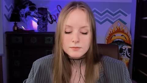 Snapshot of vivienleeigh chatting on February 23, 2025, 9:11 am Vivien online show from February 23, 2025, 9:11 am