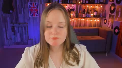 Snapshot of vivienleeigh chatting on February 28, 2025, 5:37 pm Vivien online show from February 28, 2025, 5:37 pm