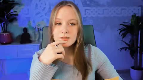 Snapshot of vivienleeigh chatting on March 1, 2025, 6:21 pm Vivien online show from March 1, 2025, 6:21 pm