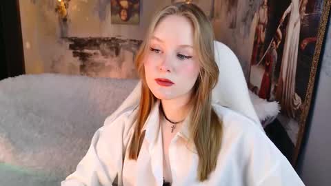 Vivien online show from March 12, 2026, 5:24 am