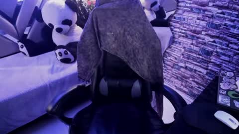Snapshot of vivienne_hadid chatting on July 14, 2026, 2:05 am vivienne hadid online show from July 14, 2026, 2:05 am