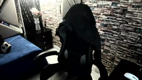 Snapshot of vivienne_hadid chatting on July 24, 2026, 4:38 pm vivienne hadid online show from July 24, 2026, 4:38 pm