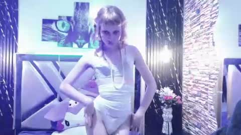 Snapshot of vivienne_hadid chatting on July 29, 2026, 9:24 pm vivienne hadid online show from July 29, 2026, 9:24 pm