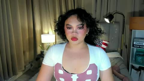 vivienne_monroe online show from June 14, 2026, 9:55 am