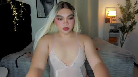 vivienne_monroe online show from July 24, 2026, 3:15 am