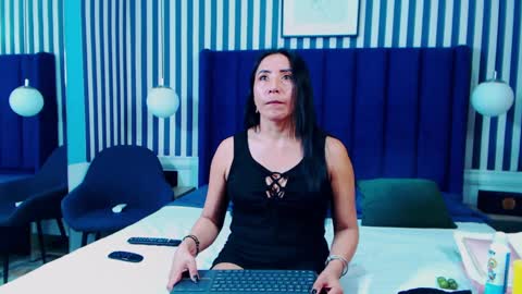 Snapshot of viviennerosette chatting on September 9, 2025, 12:59 pm Vivian online show from September 9, 2025, 12:59 pm