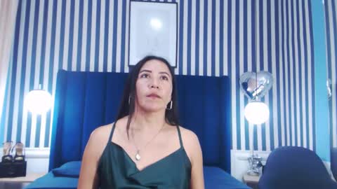 Snapshot of viviennerosette chatting on February 12, 2026, 1:06 pm Vivian online show from February 12, 2026, 1:06 pm