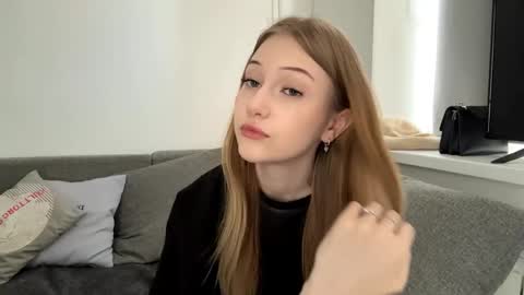 Kristy online show from April 30, 2026, 1:39 pm