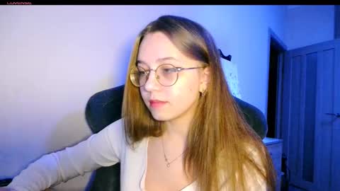 vivivivikkie online show from March 6, 2026, 11:01 pm