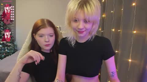 chatur babes online show from December 17, 2025, 8:15 pm