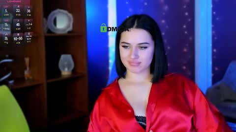 vivy_star online show from December 22, 2025, 7:44 pm