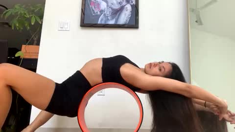 vixenblade online show from March 16, 2026, 8:35 pm