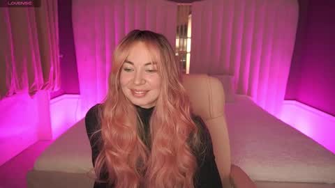 Snapshot of vixenmuse chatting on October 23, 2025, 8:07 pm Ur Lady online show from October 23, 2025, 8:07 pm