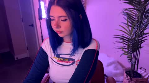 Polly  Online mostly at 9pm-2am UK Time online show from February 5, 2026, 6:56 pm