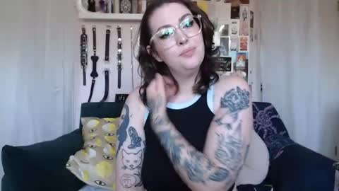 Snapshot of vixinvvitch chatting on June 17, 2026, 3:57 pm VIXIN online show from June 17, 2026, 3:57 pm