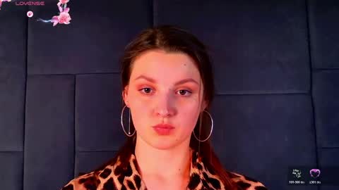 Vixsaria online show from May 11, 2026, 6:27 pm