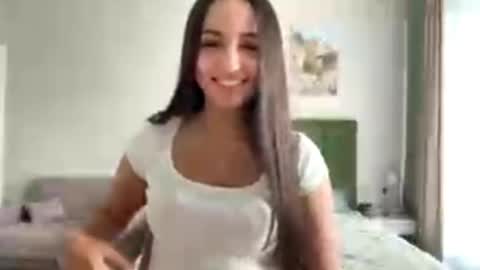 Miss Mia online show from April 27, 2026, 2:04 pm