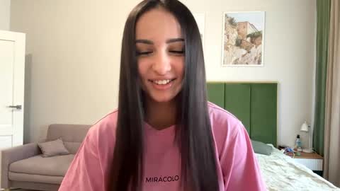 Miss Mia online show from April 28, 2026, 1:27 pm